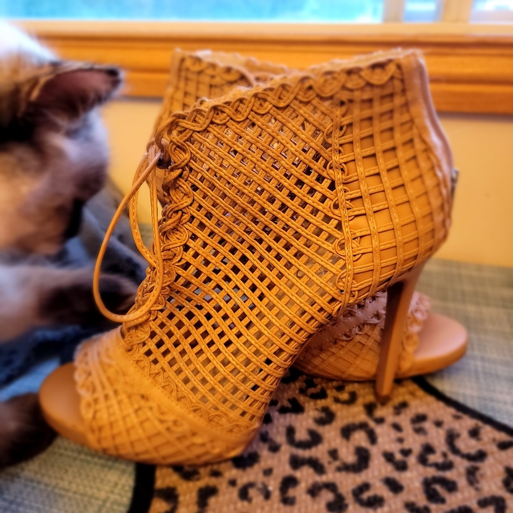Jessica Simpson high heels sandals, size: 9.5, color: camel